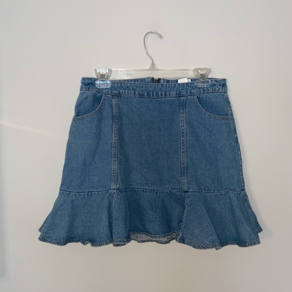 Princess Polly Vico Denim Flare Skirt
Size 8 - Picture 2 of 9
